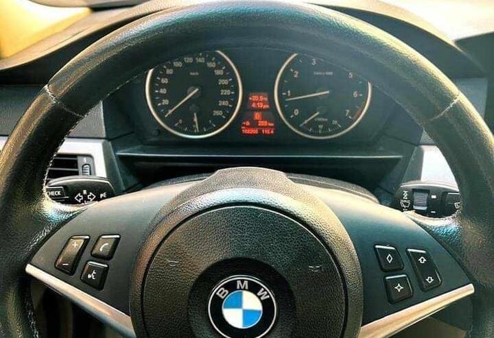 BMW_E60_523iلون اسود