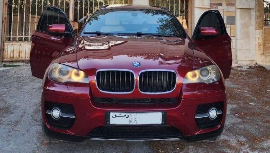 Bmw x6لون احمر