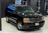 Gmc يوكن لون اسود