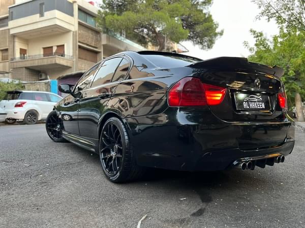 Bmw 325 لون اسود