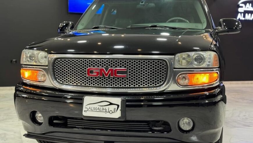 Gmc يوكن لون اسود