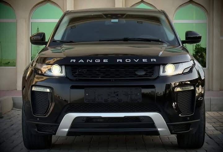 Range Evoque لون اسود