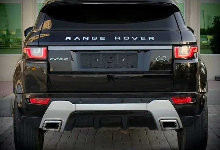 Range Evoque لون اسود