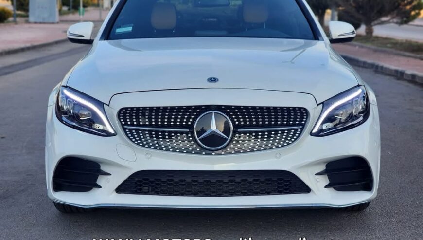 MERCEDES BENZ C300 لون ابيض